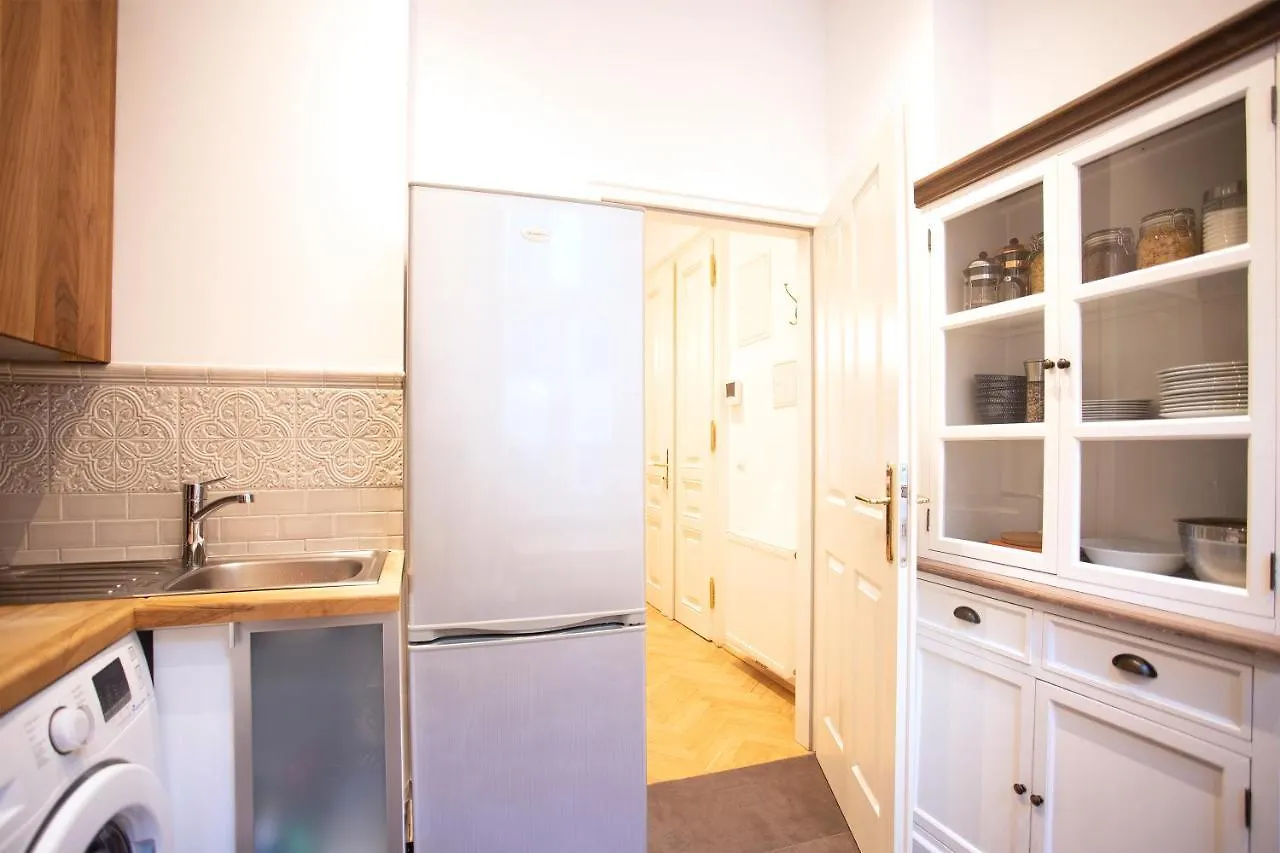 7Th Heaven Vienna Center Apartments Austria