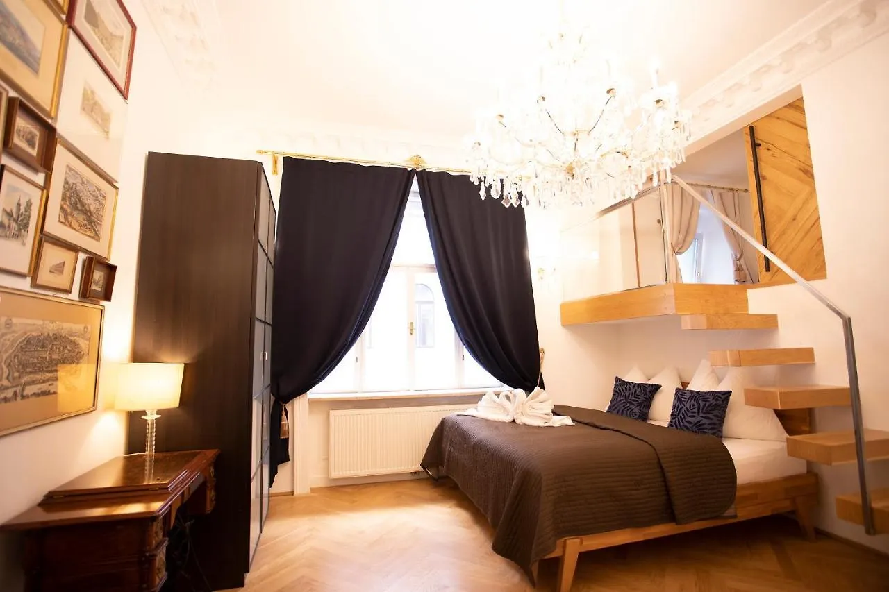 7Th Heaven Vienna Center Apartments