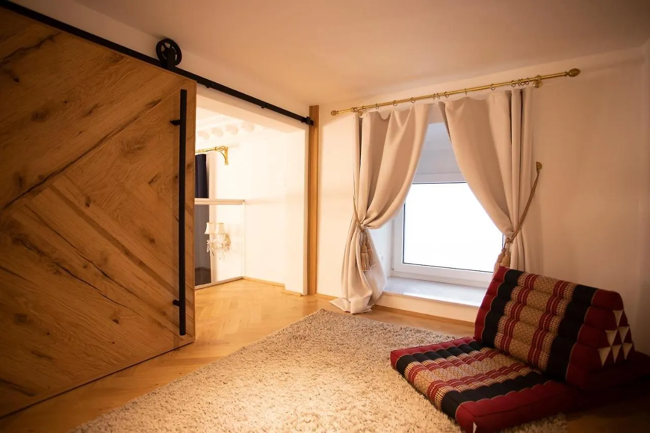 7Th Heaven Vienna Center Apartments