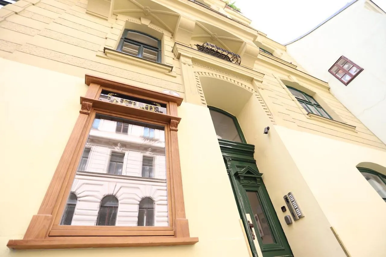 7Th Heaven Vienna Center Apartments Austria