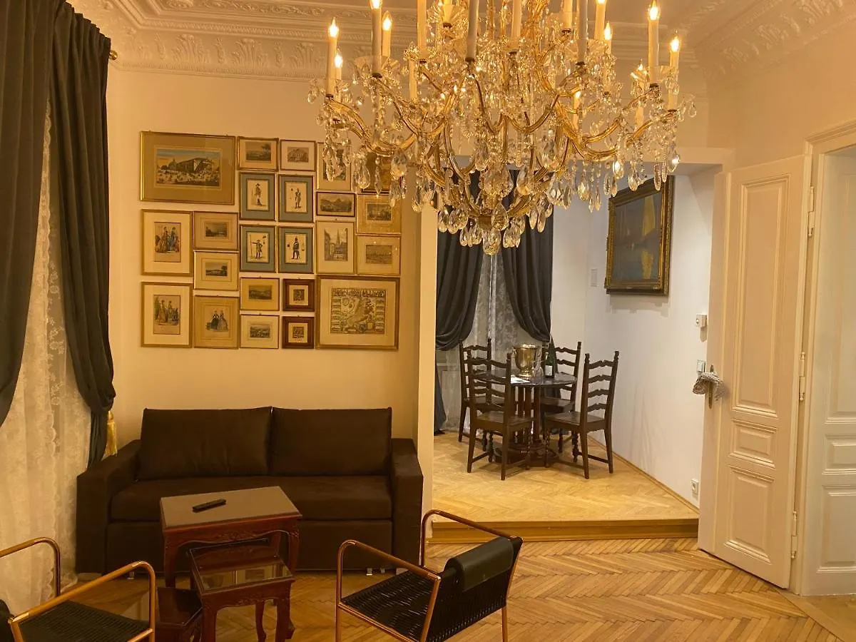 7Th Heaven Vienna Center Apartments
