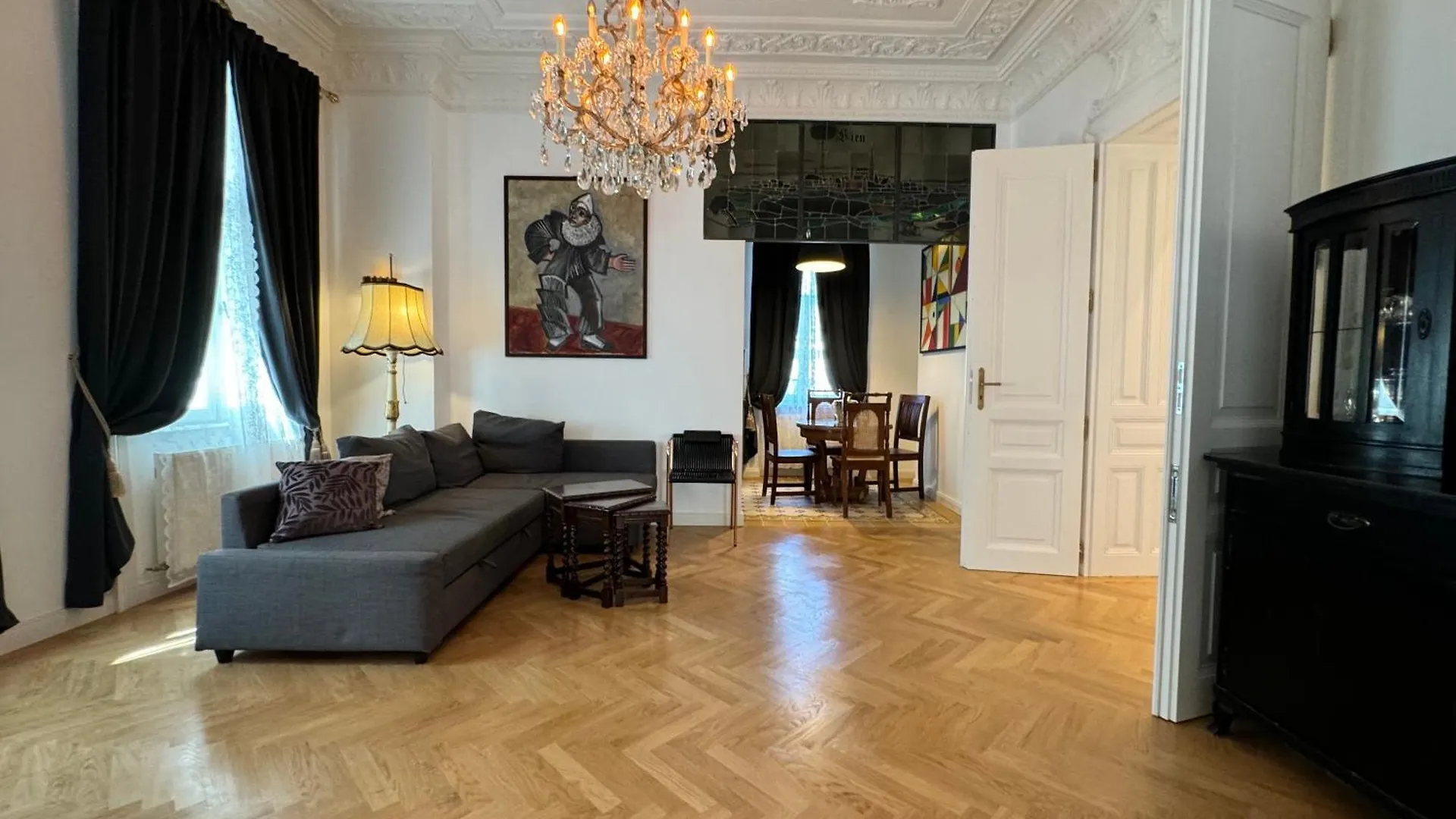 7Th Heaven Vienna Center Apartments