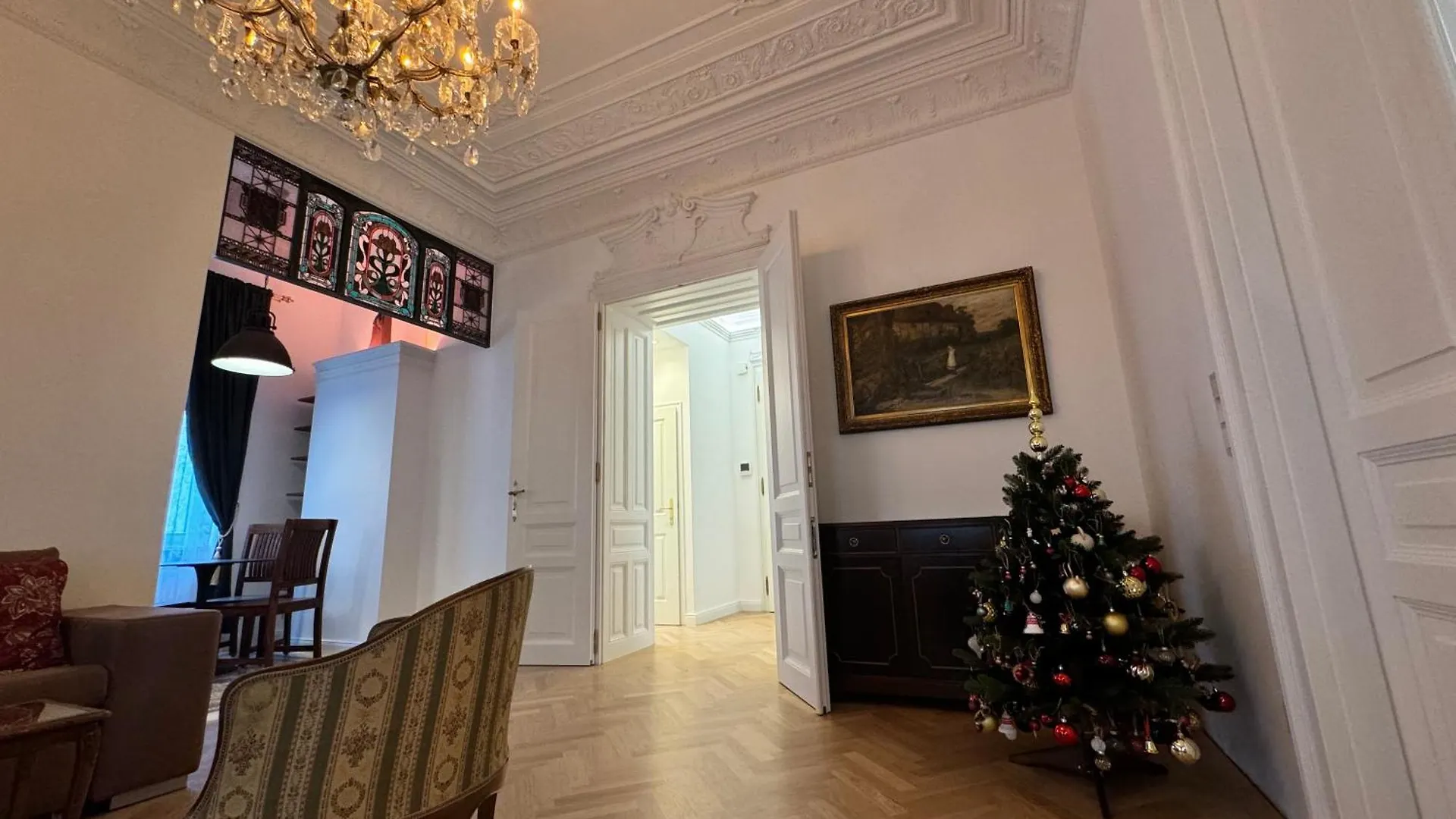 7Th Heaven Vienna Center Apartments
