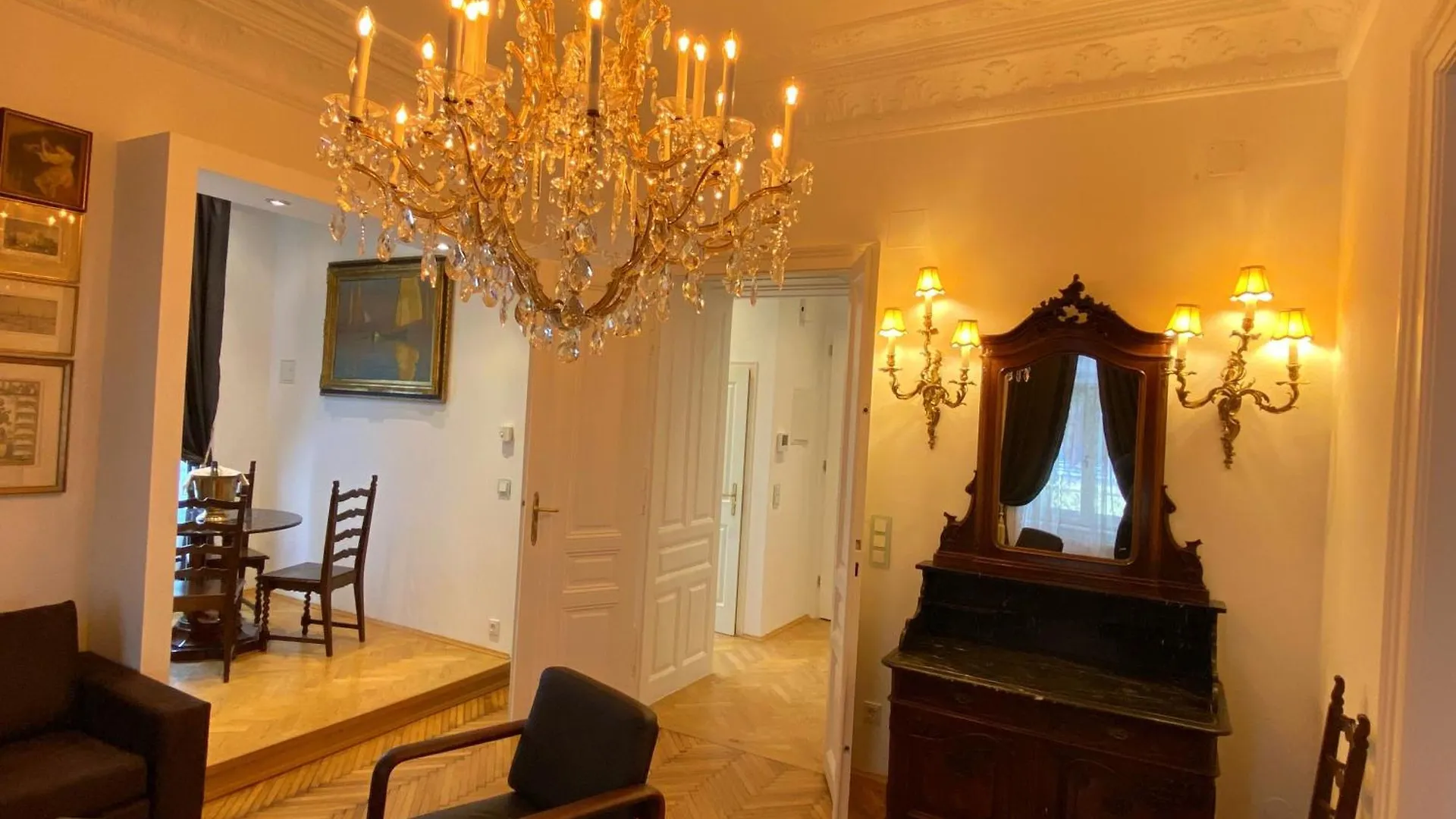 7Th Heaven Vienna Center Apartments