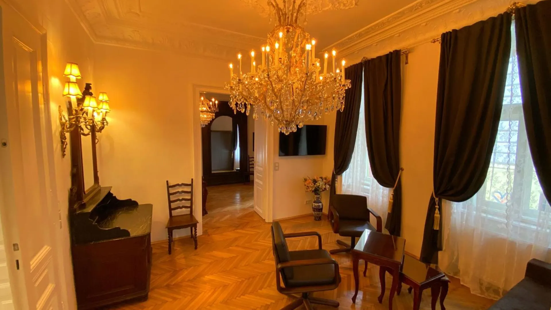 7Th Heaven Vienna Center Apartments