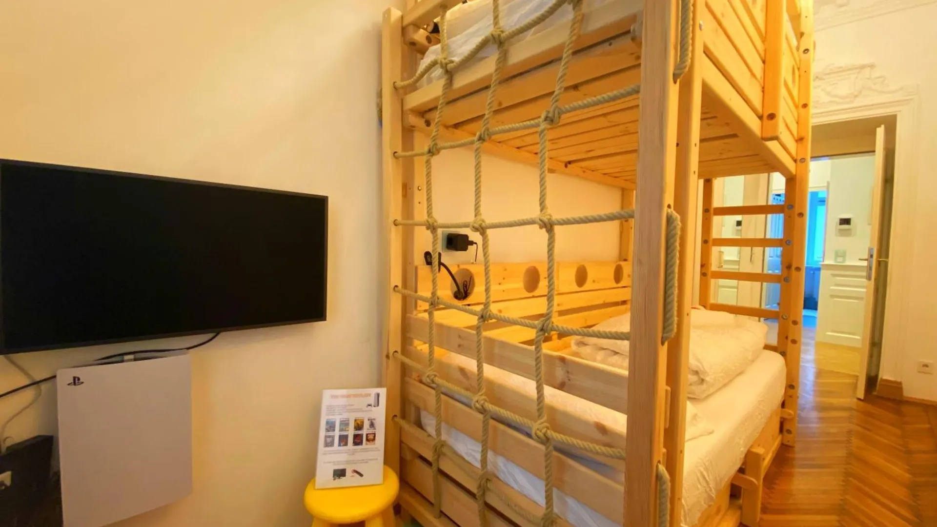 7Th Heaven Vienna Center Apartments
