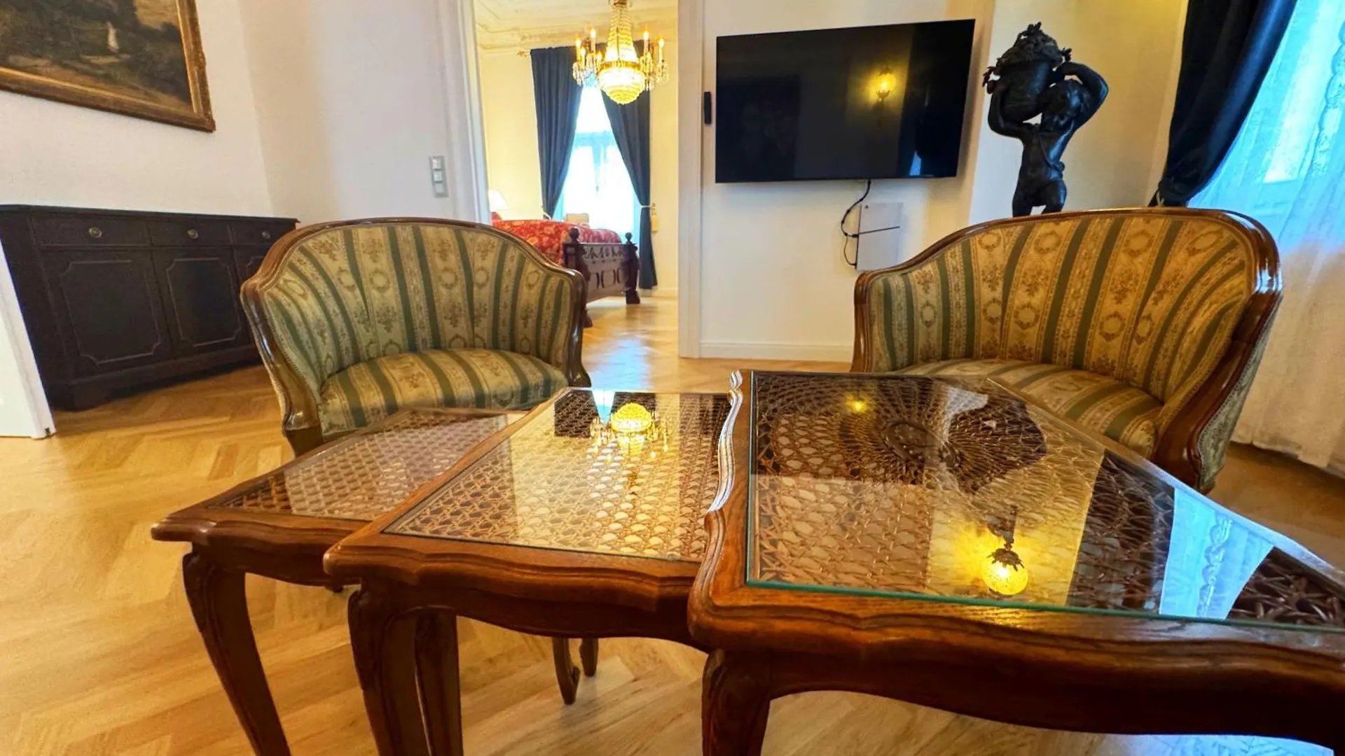 7Th Heaven Vienna Center Apartments