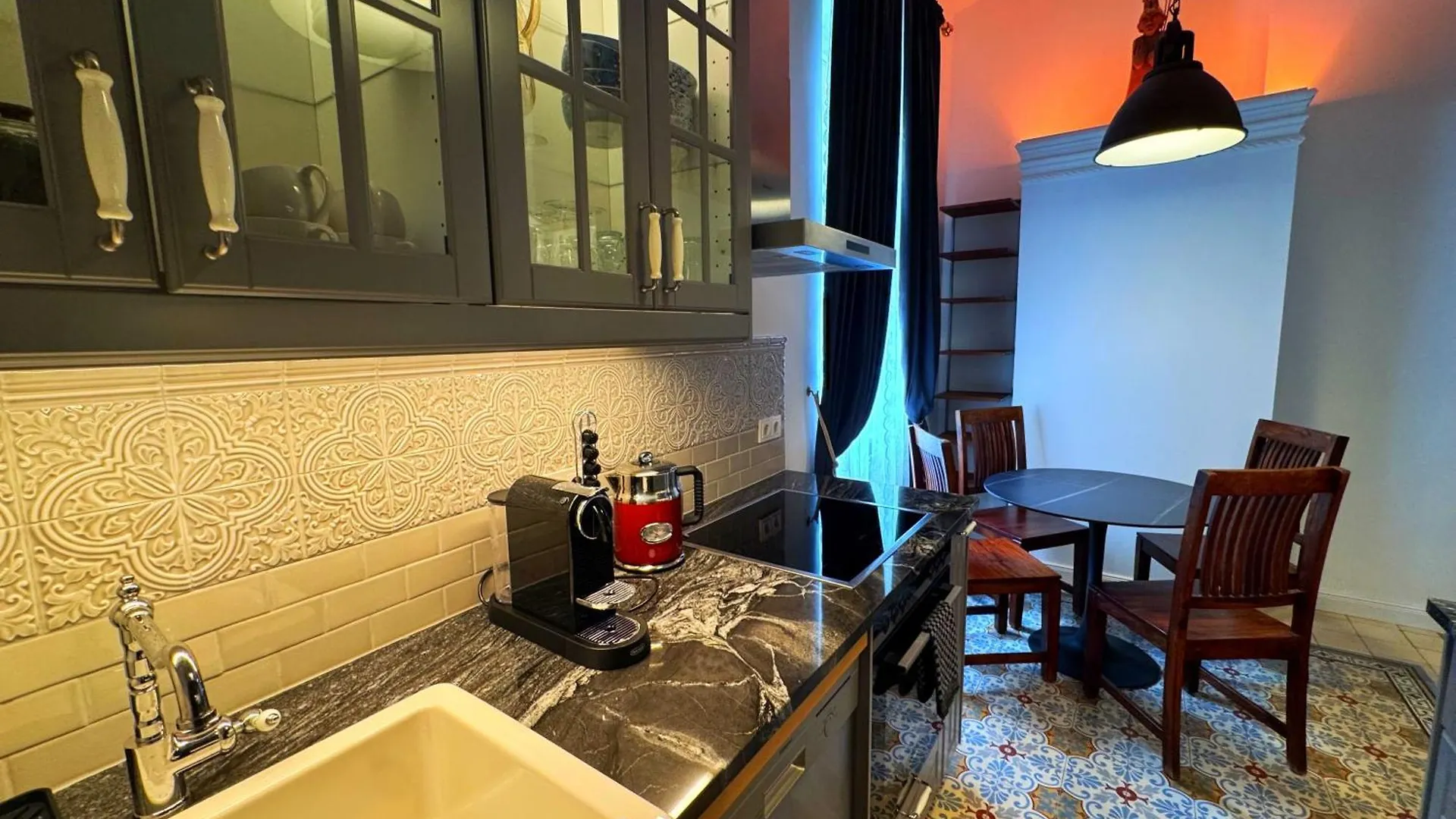 7Th Heaven Vienna Center Apartments
