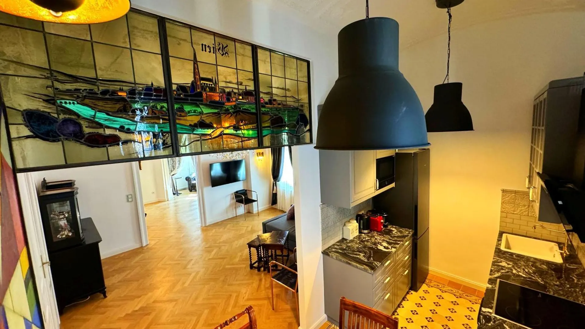 7Th Heaven Vienna Center Apartments