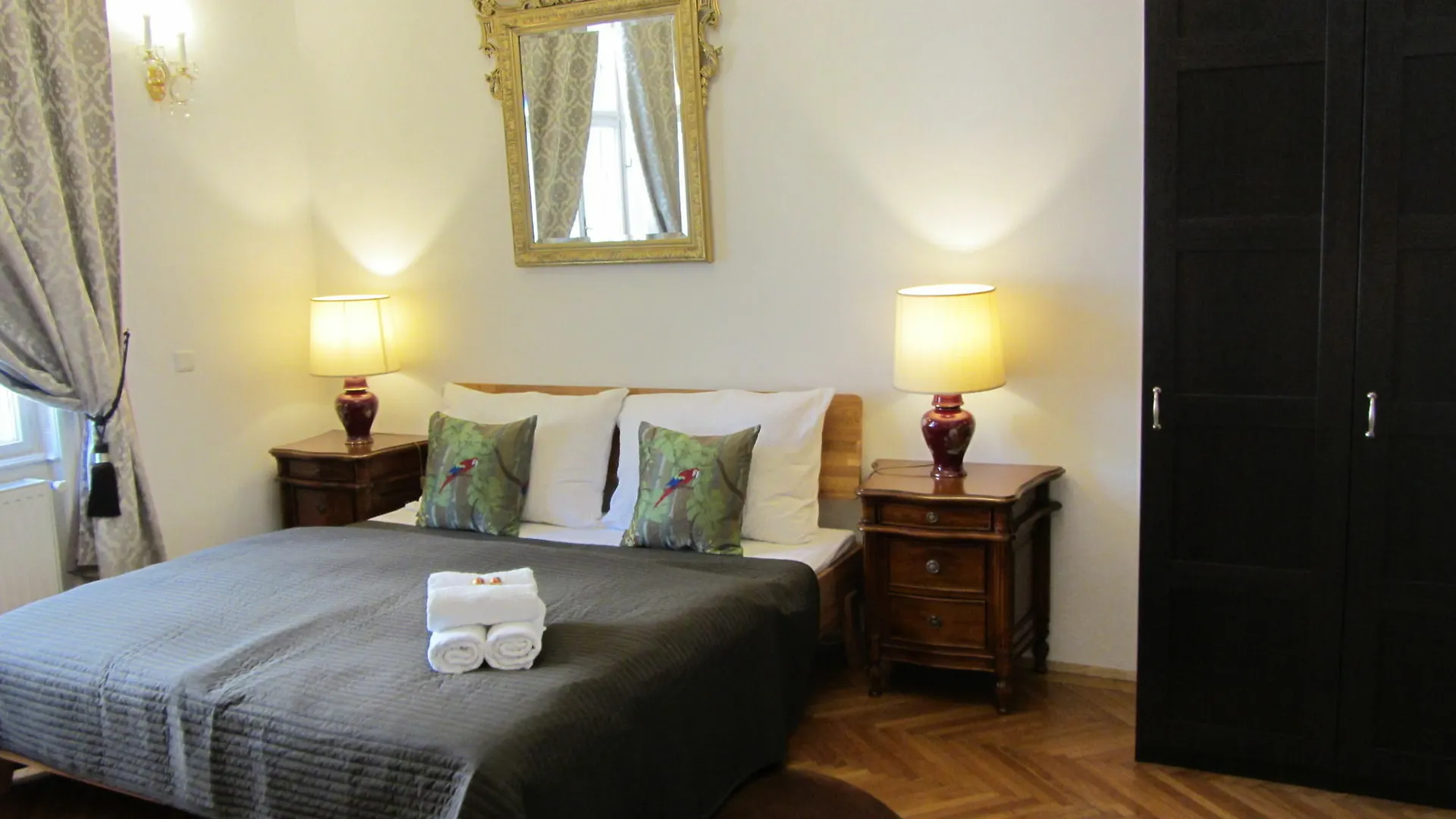 7Th Heaven Vienna Center Apartments 0*,  Austria