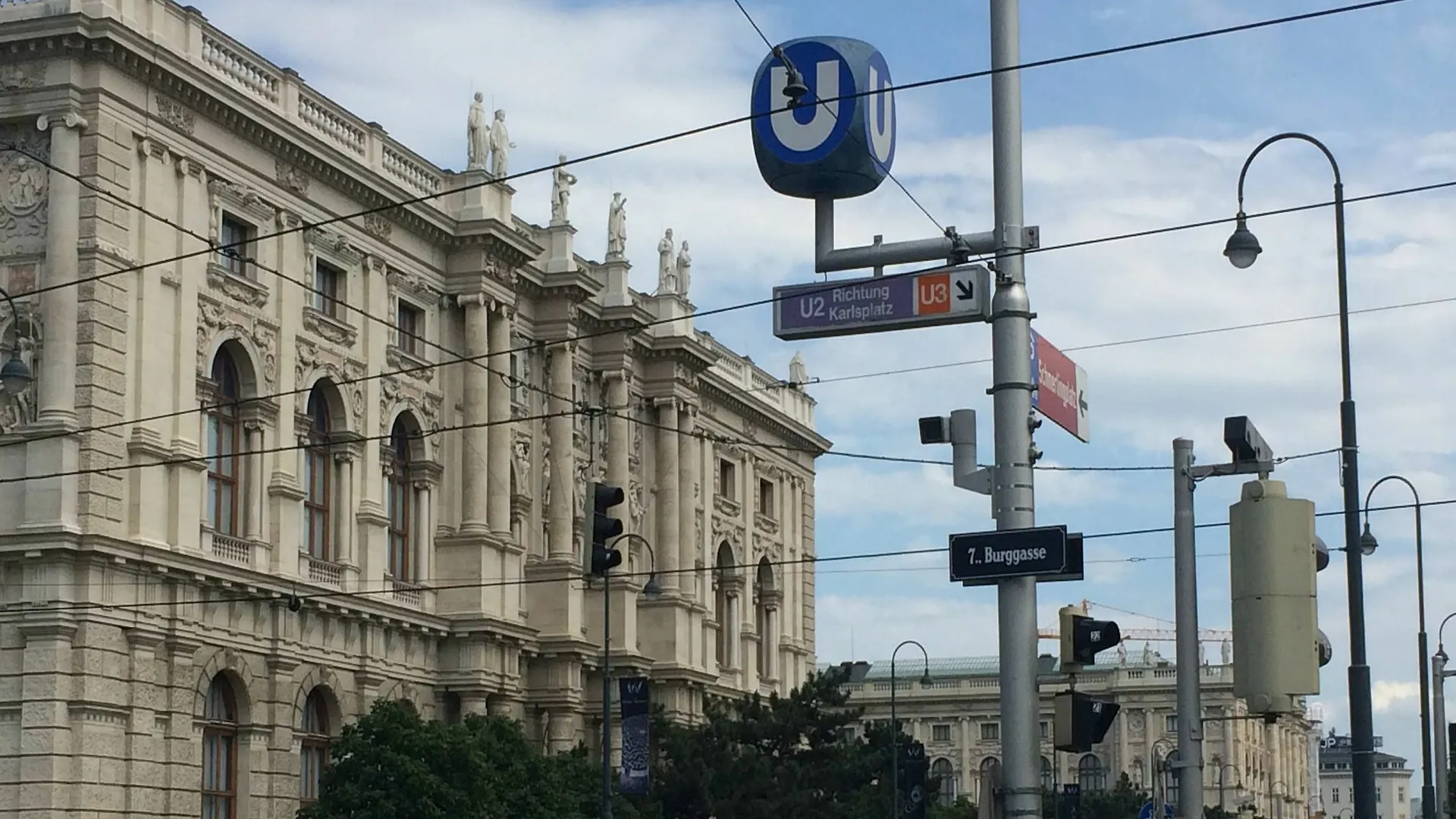7Th Heaven Vienna Center Apartments