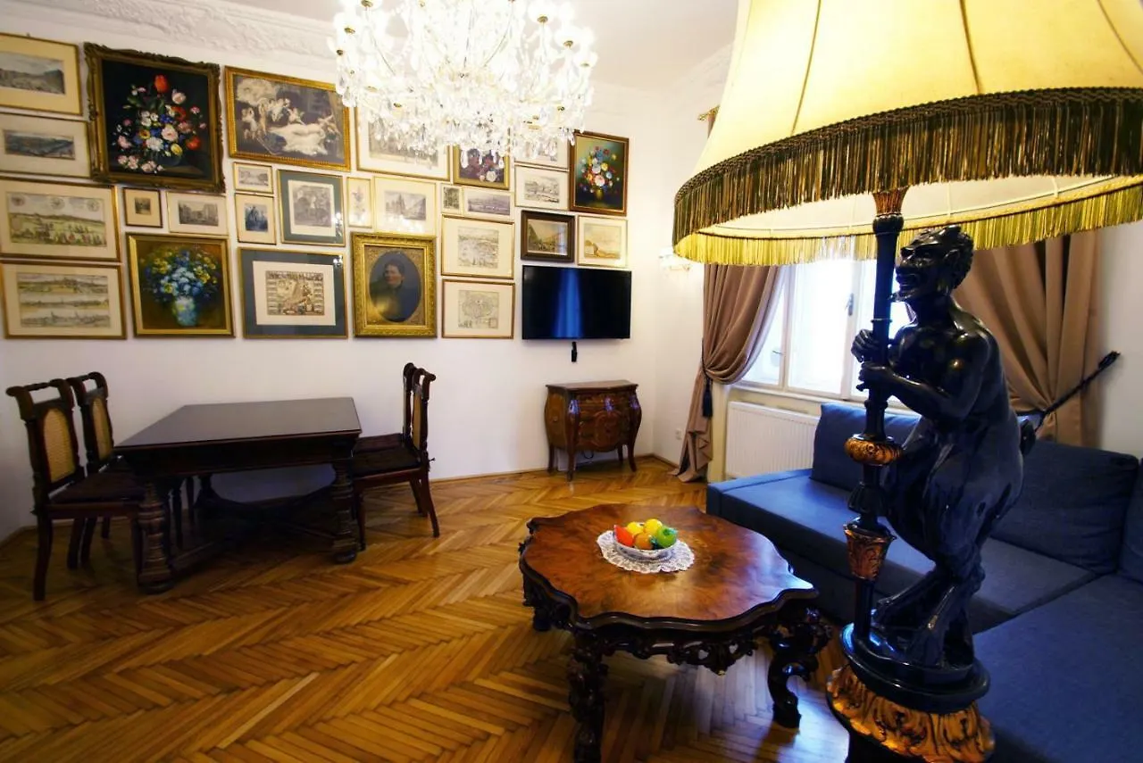 7Th Heaven Vienna Center Apartments