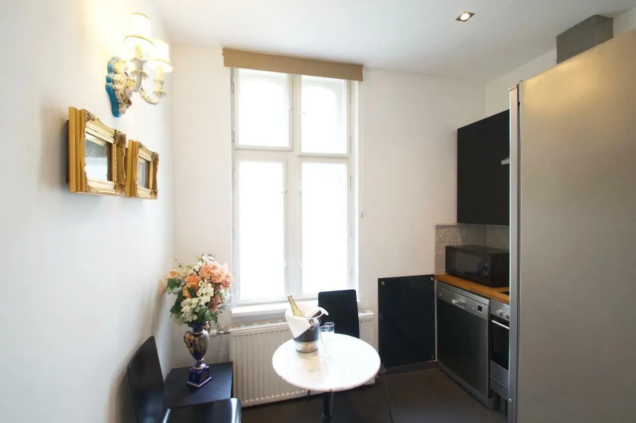 7Th Heaven Vienna Center Apartments
