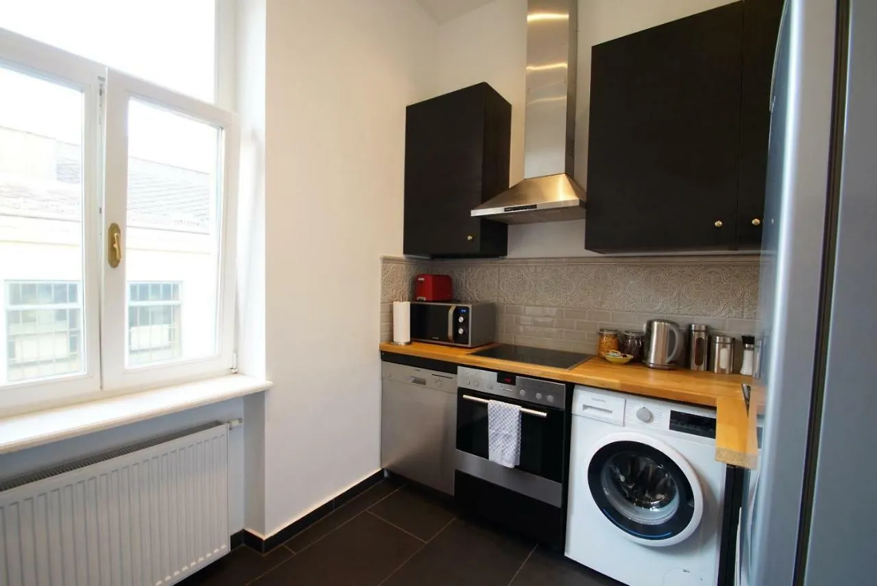 7Th Heaven Vienna Center Apartments