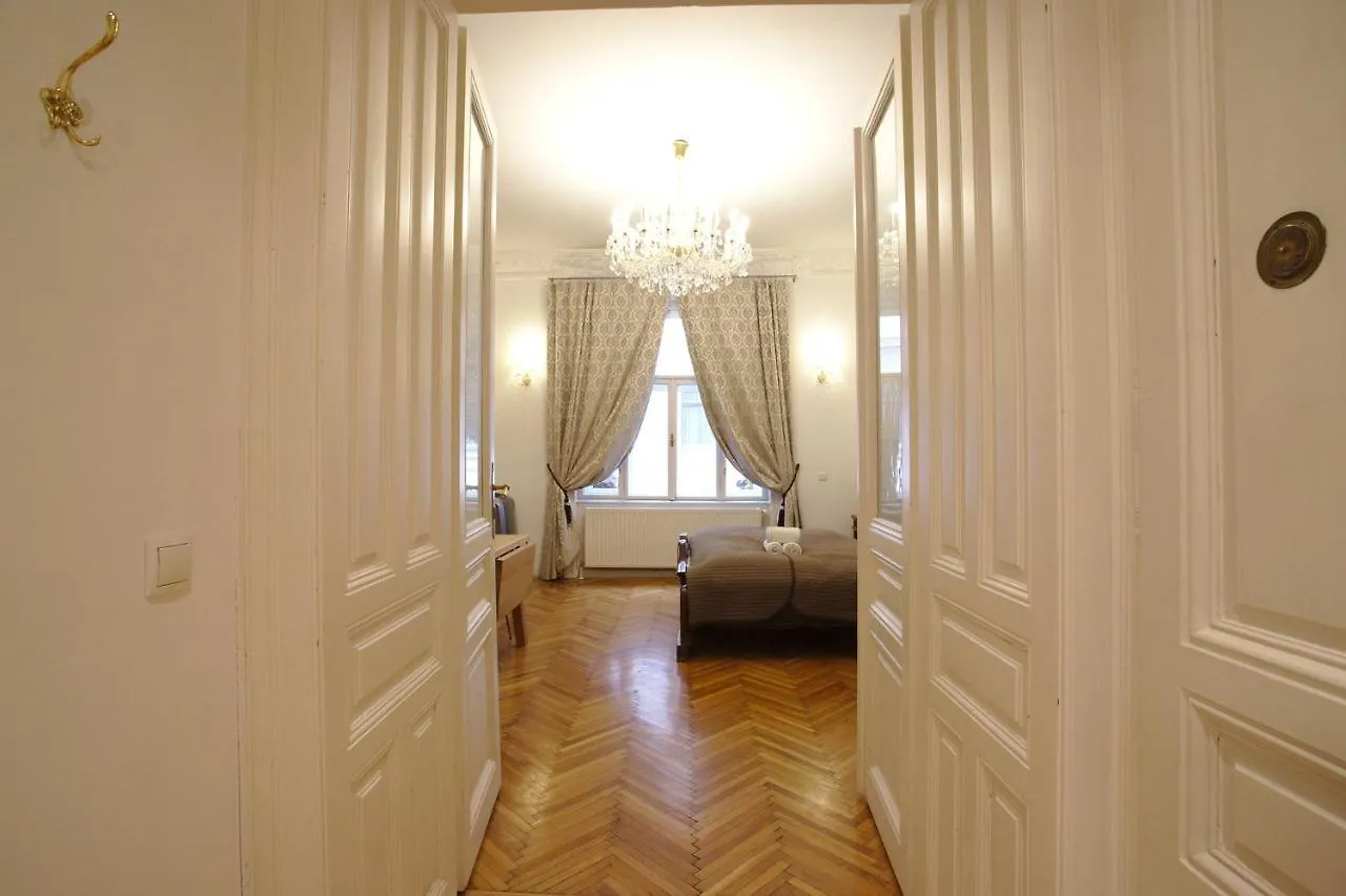 7Th Heaven Vienna Center Apartments Austria