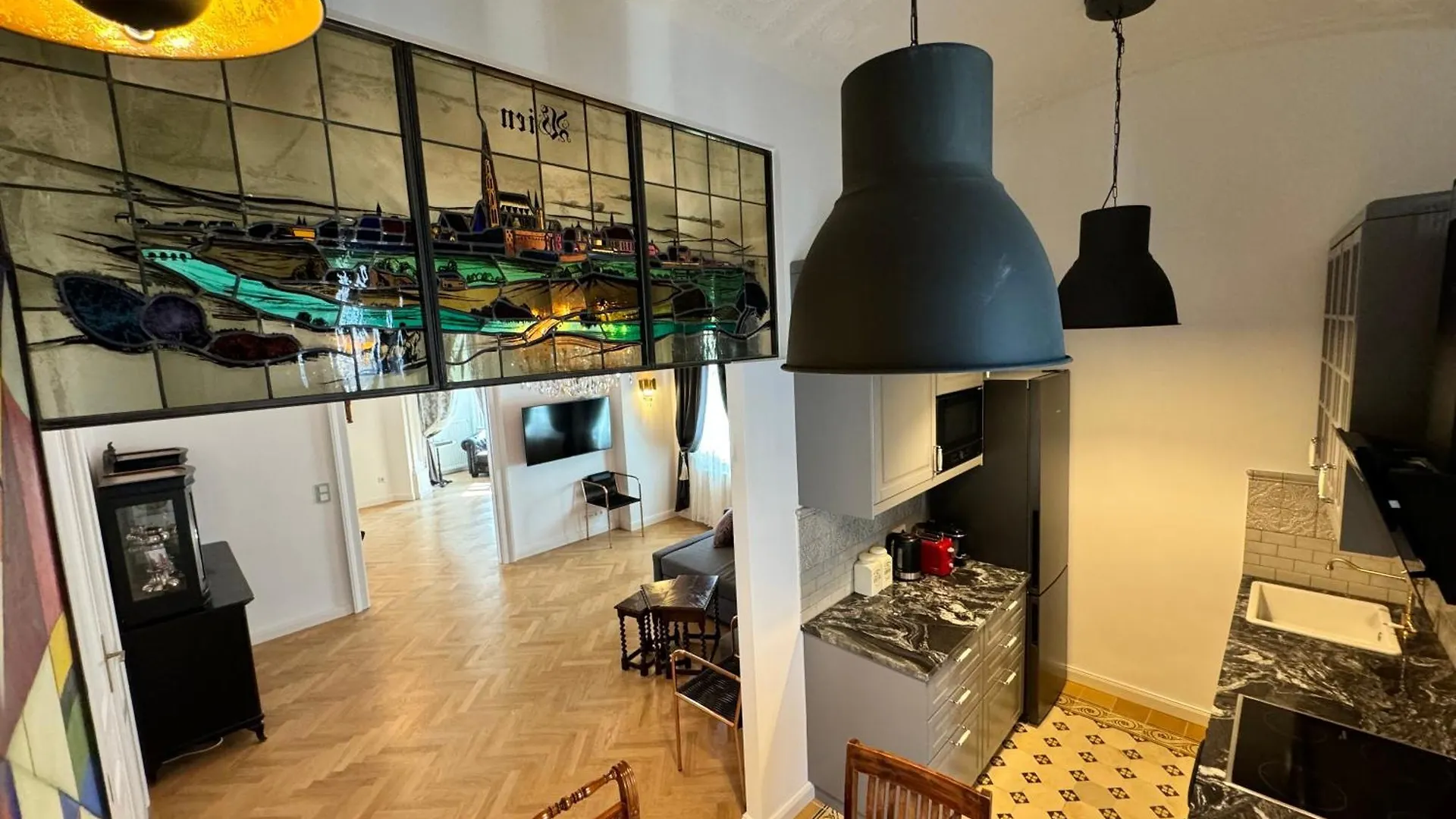 7Th Heaven Vienna Center Apartments