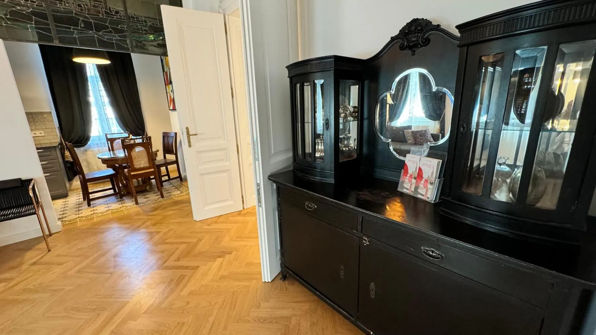 7Th Heaven Vienna Center Apartments
