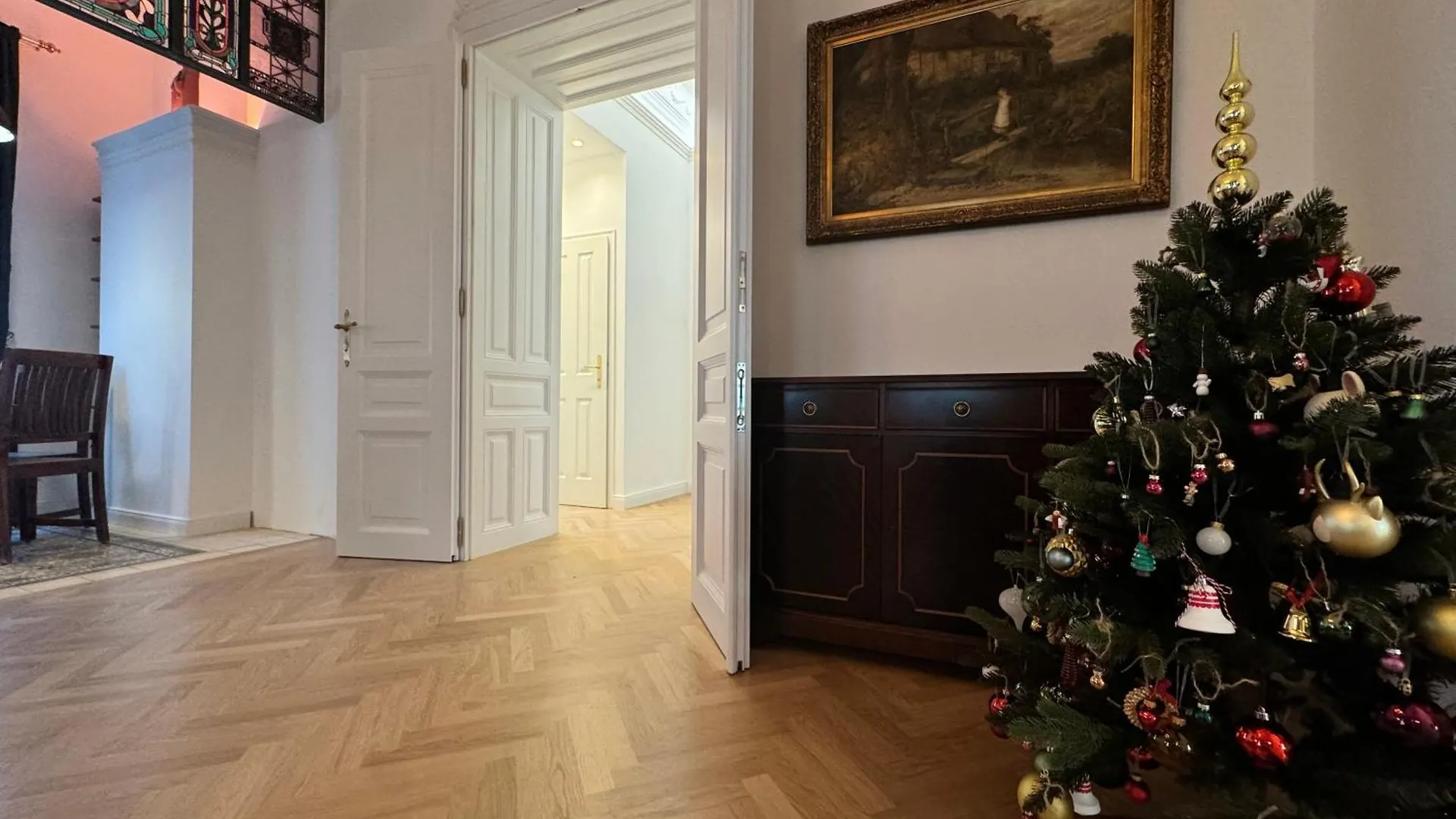 7Th Heaven Vienna Center Apartments