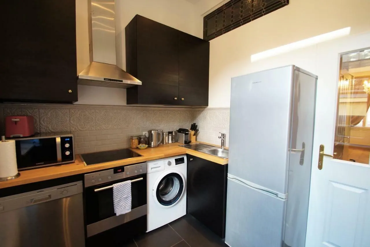 7Th Heaven Vienna Center Apartments 0*,
